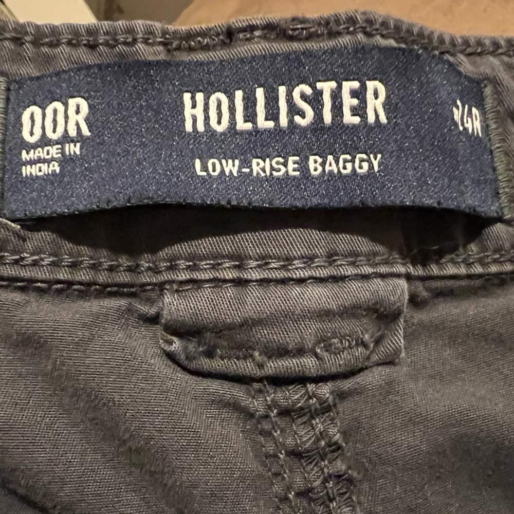 Hollister Women’s Dark Gray Cargo Pants - Picture 3 of 3